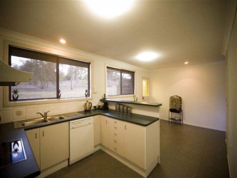 5 Kookaburra Court, Glenvale QLD 4350