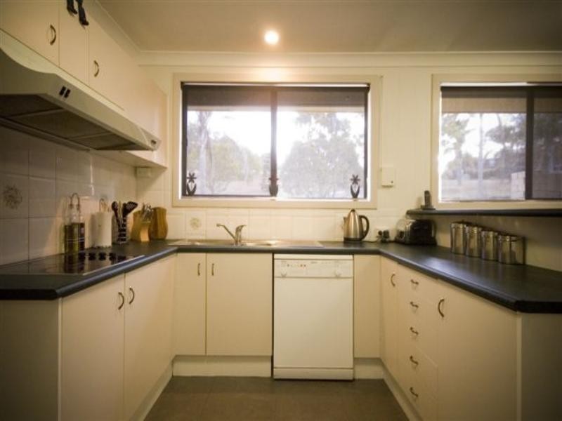 5 Kookaburra Court, Glenvale QLD 4350