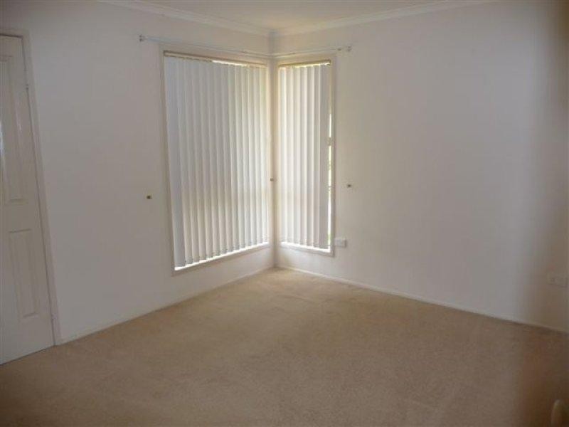 42 Melway Crescent, Harristown QLD 4350