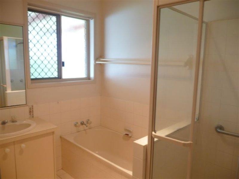 42 Melway Crescent, Harristown QLD 4350