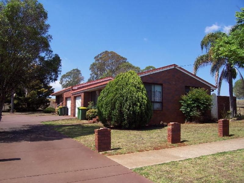 2/72 Wine Drive, Wilsonton QLD 4350