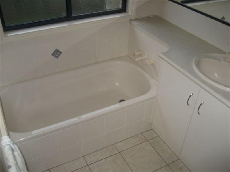 1 Lillian Court, Harristown QLD 4350