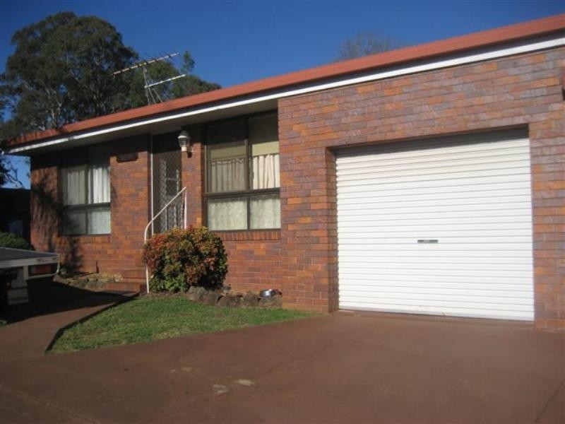 2/72 Wine Drive, Wilsonton Heights QLD 4350