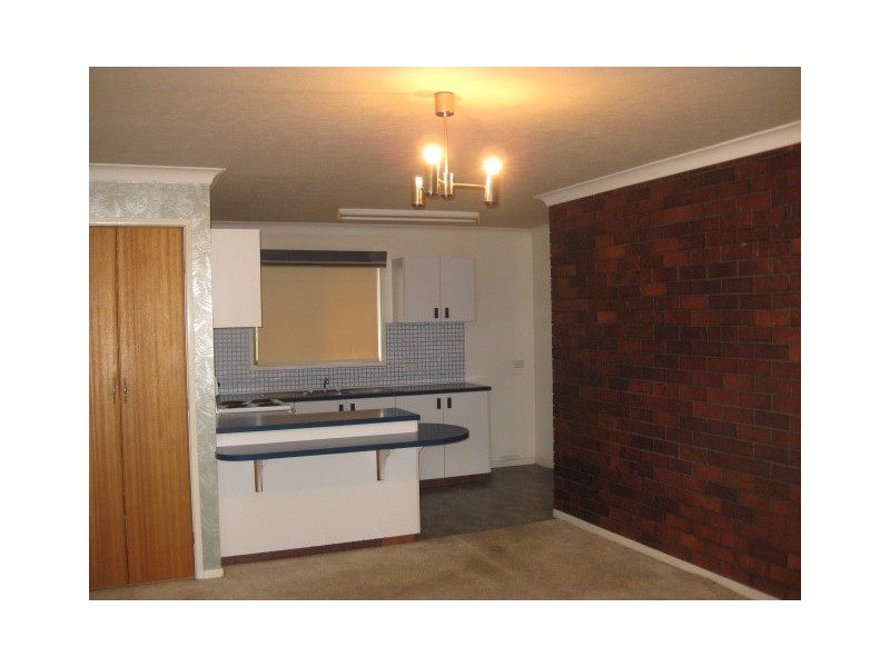 2/72 Wine Drive, Wilsonton Heights QLD 4350