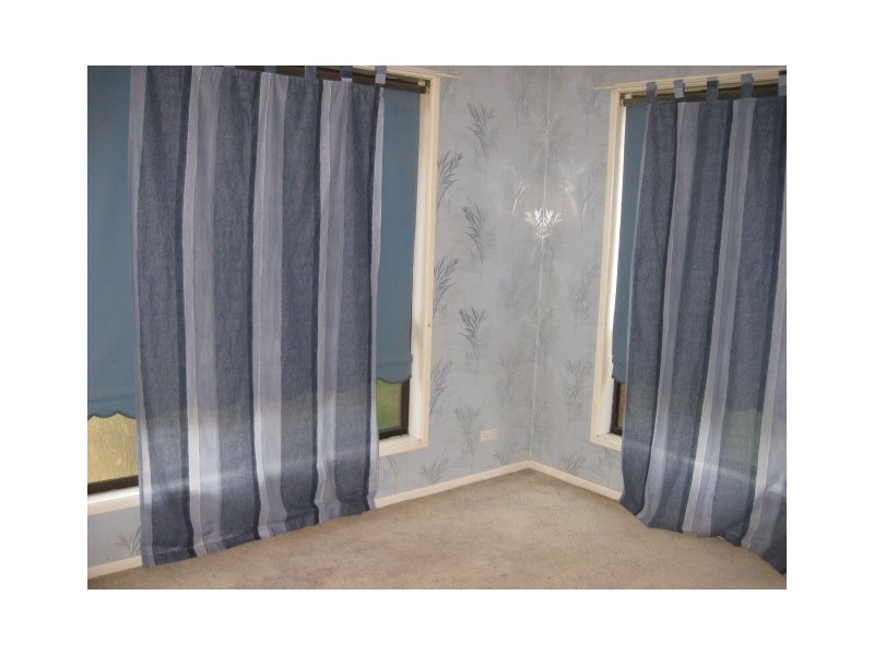 2/72 Wine Drive, Wilsonton Heights QLD 4350