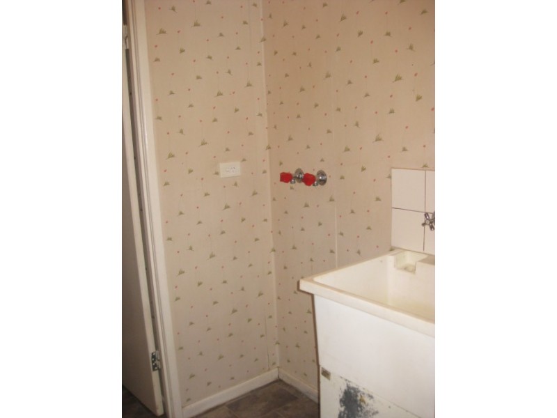 2/72 Wine Drive, Wilsonton Heights QLD 4350