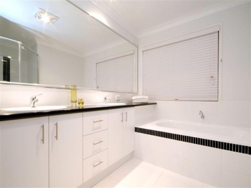 10 Throwleigh Close, Rangeville QLD 4350