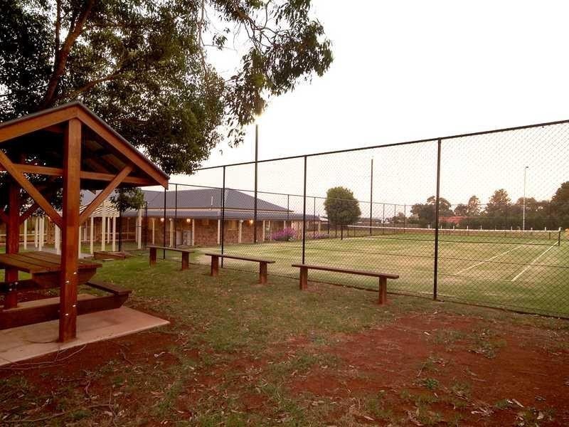 1 Berghofer Drive, Highfields QLD 4352