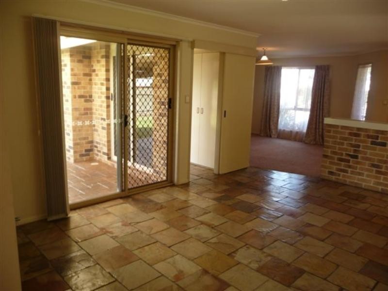 11 Jenna Court, Kearneys Spring QLD 4350