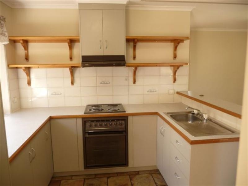 11 Jenna Court, Kearneys Spring QLD 4350