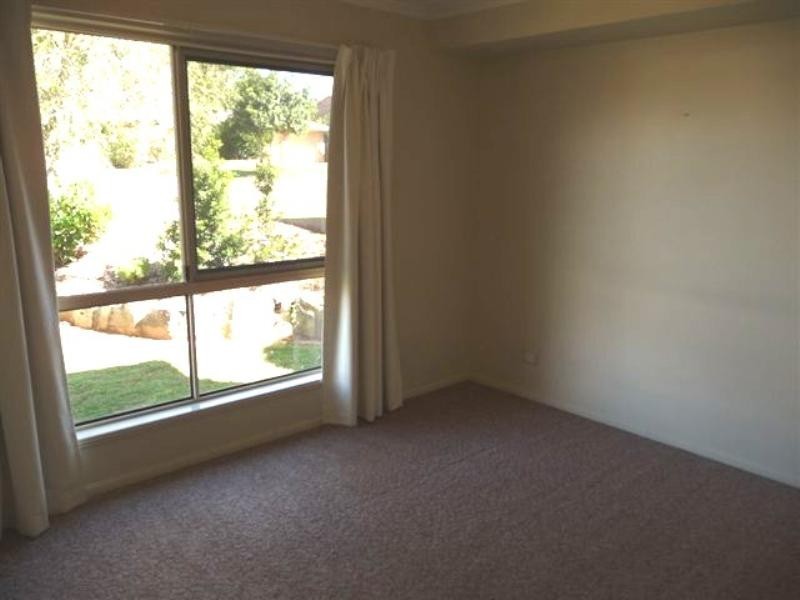 11 Jenna Court, Kearneys Spring QLD 4350