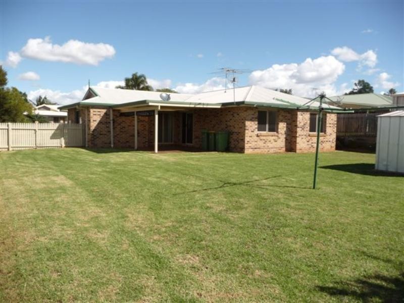 11 Jenna Court, Kearneys Spring QLD 4350