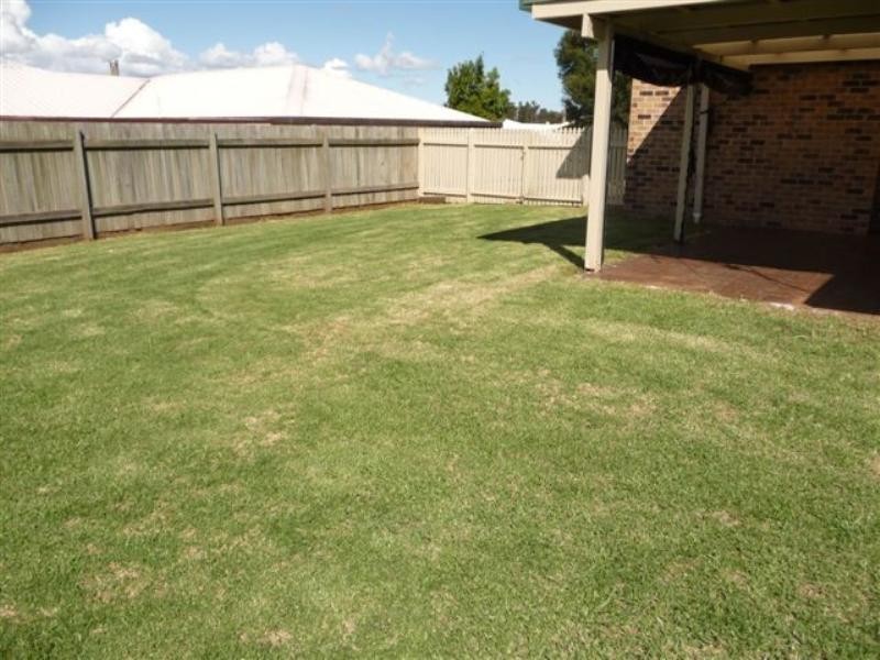 11 Jenna Court, Kearneys Spring QLD 4350