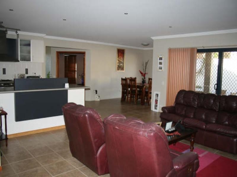 30 Shelton Crescent, Kearneys Spring QLD 4350