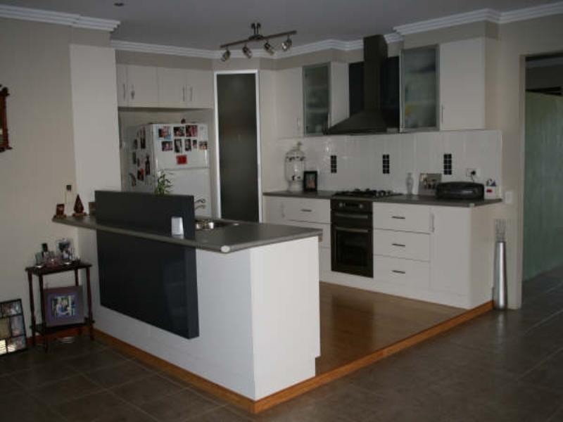 30 Shelton Crescent, Kearneys Spring QLD 4350