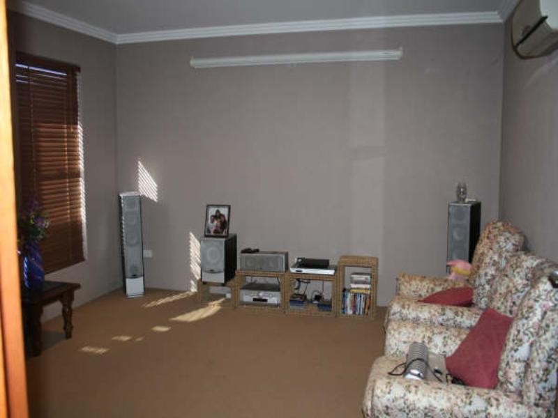 30 Shelton Crescent, Kearneys Spring QLD 4350