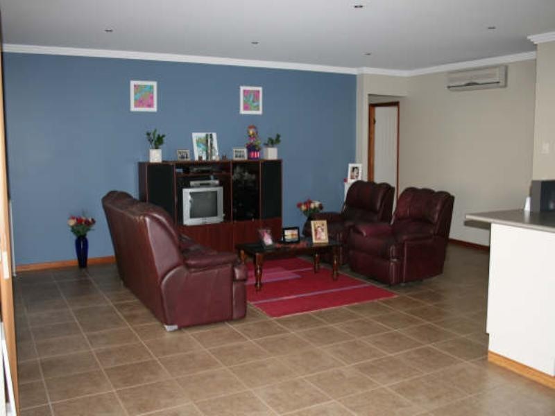 30 Shelton Crescent, Kearneys Spring QLD 4350