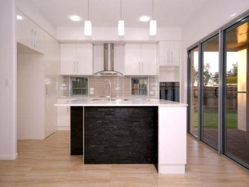 66 Wood Drive, Middle Ridge QLD 4350