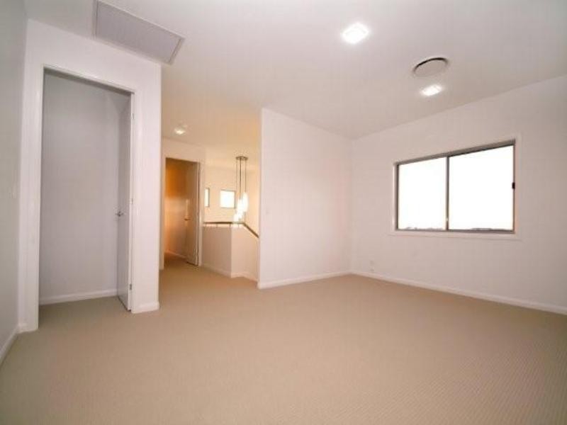 66 Wood Drive, Middle Ridge QLD 4350