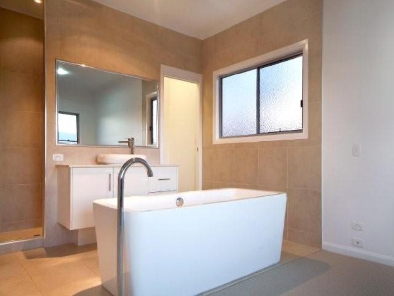 66 Wood Drive, Middle Ridge QLD 4350