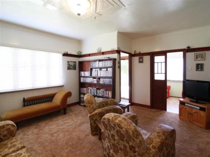 38 Holberton Street, Rockville QLD 4350