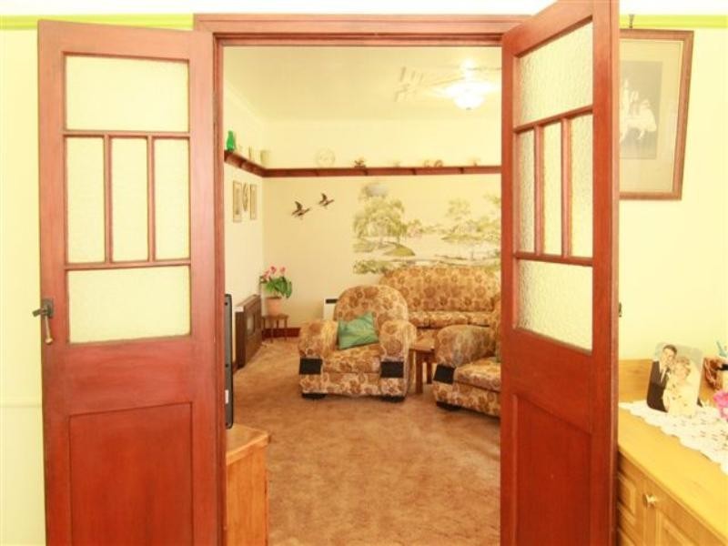 38 Holberton Street, Rockville QLD 4350