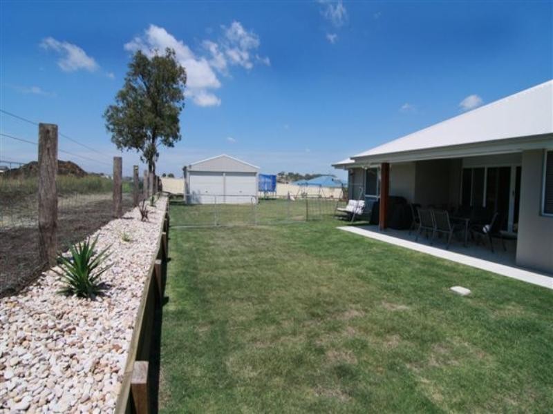 42 Shoesmith Road, Westbrook QLD 4350