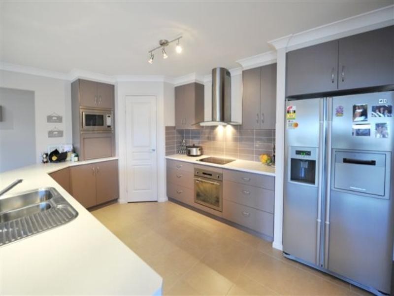 9 Whitman Street, Westbrook QLD 4350