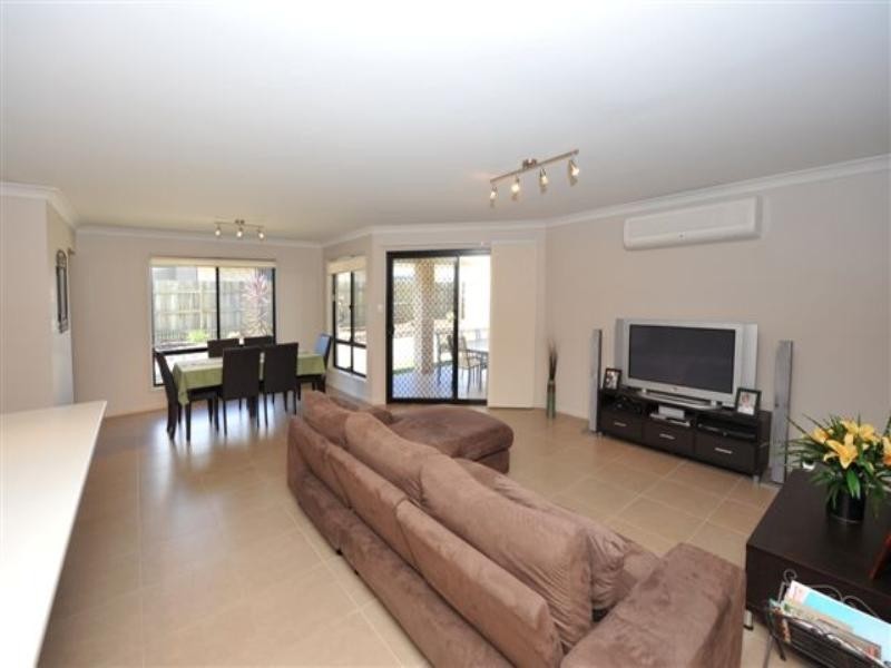 9 Whitman Street, Westbrook QLD 4350