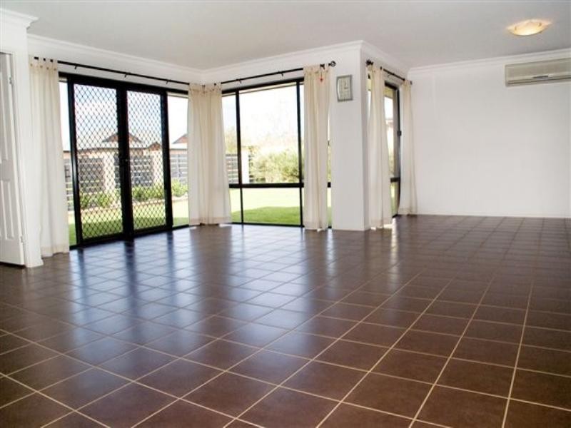 1 Garvan Court, Highfields QLD 4352