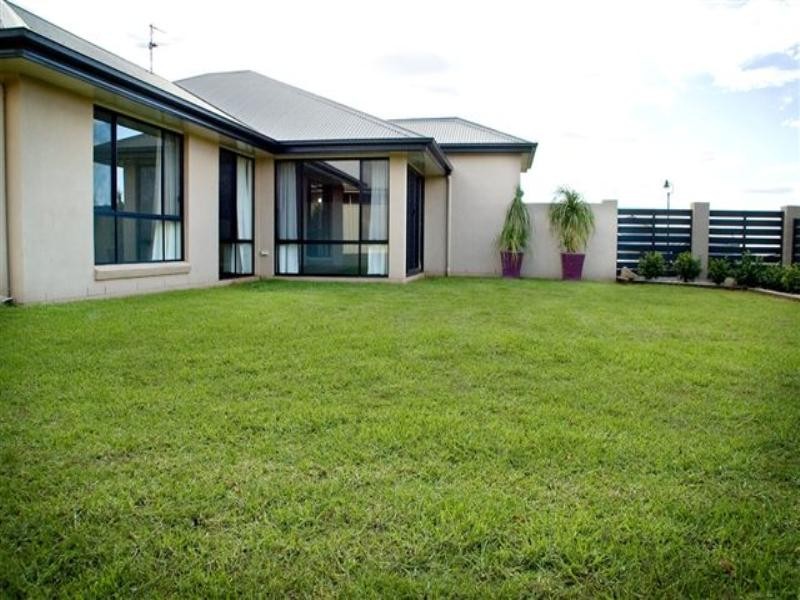 1 Garvan Court, Highfields QLD 4352