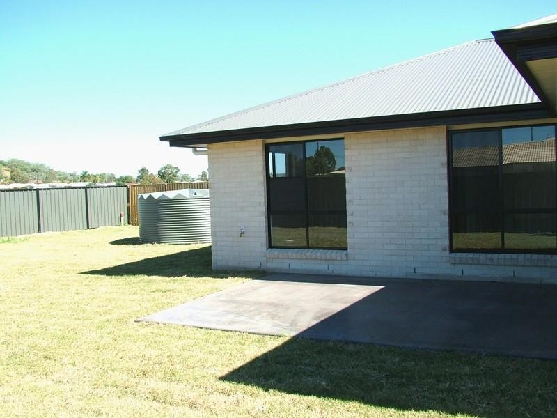 11 Jacquelyn Court, Oakey QLD 4401