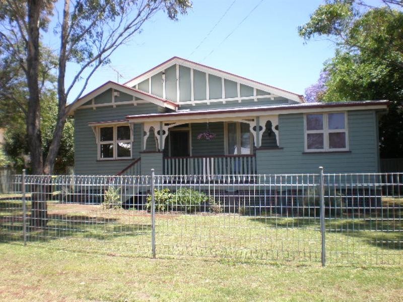 15 Ranfurly, Newtown QLD 4305