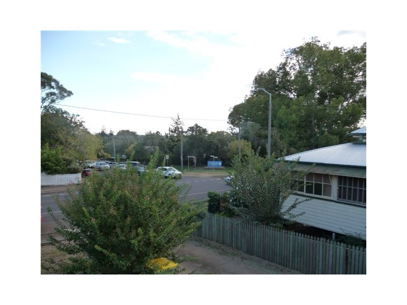 99a Bridge Street, Mount Lofty QLD 4350