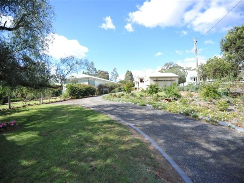 18 Manor Street, Drayton QLD 4350