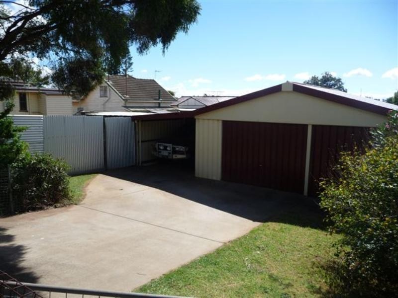 14 Fourth Avenue, Harristown QLD 4350