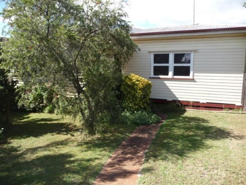 14 Fourth Avenue, Harristown QLD 4350