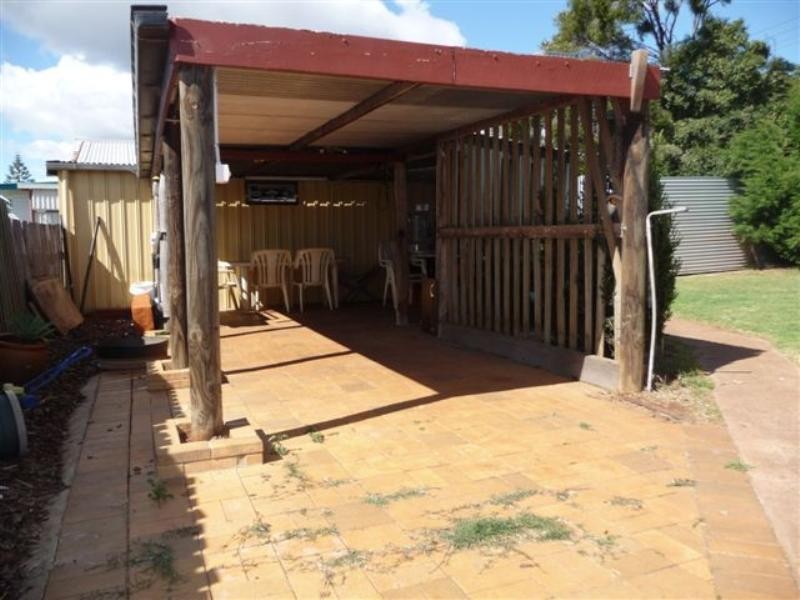 14 Fourth Avenue, Harristown QLD 4350