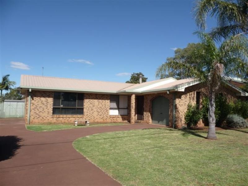 28 Riethmuller Street, Kearneys Spring QLD 4350