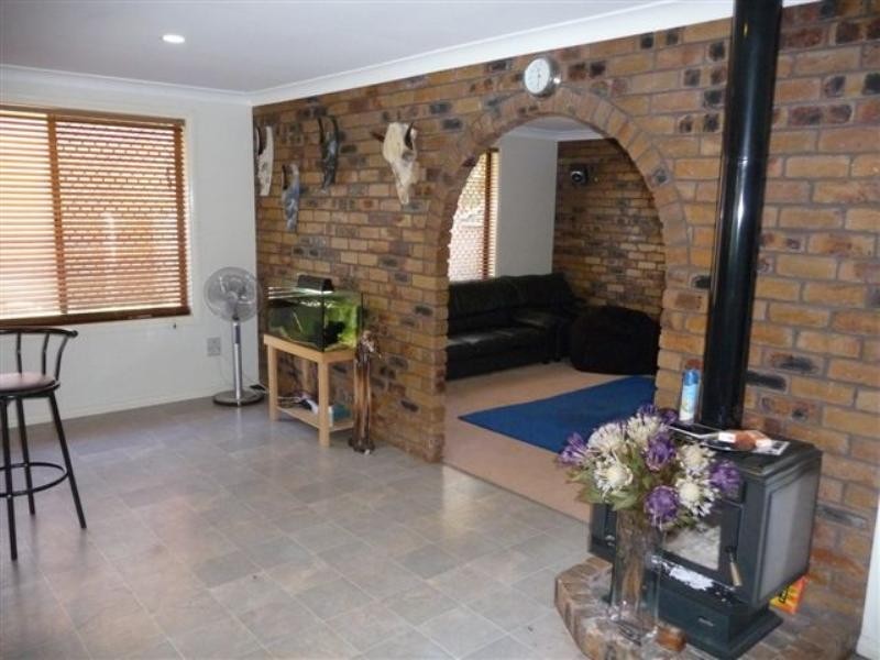 28 Riethmuller Street, Kearneys Spring QLD 4350