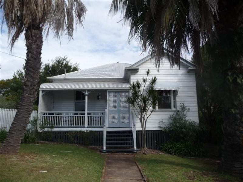 96 Jellicoe Street, North Toowoomba QLD 4350