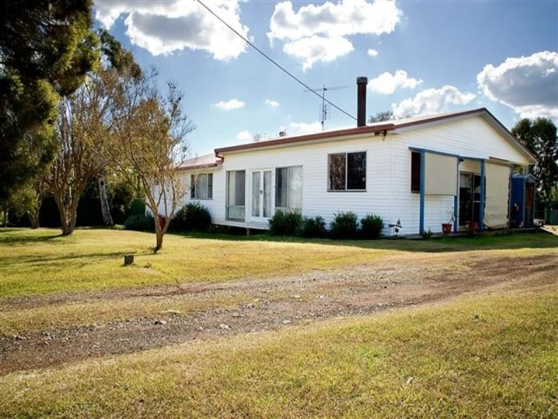 17 Ramsay Road, Cambooya QLD 4358