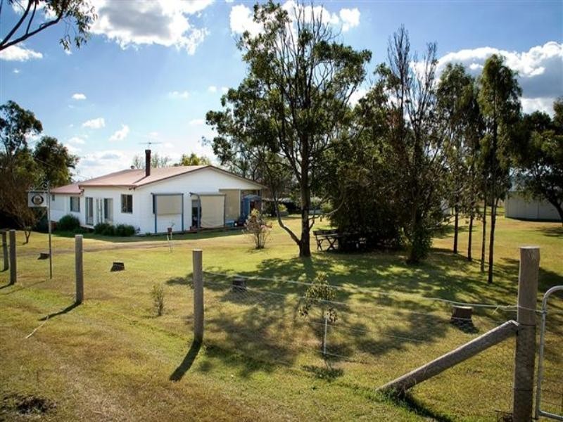 17 Ramsay Road, Cambooya QLD 4358