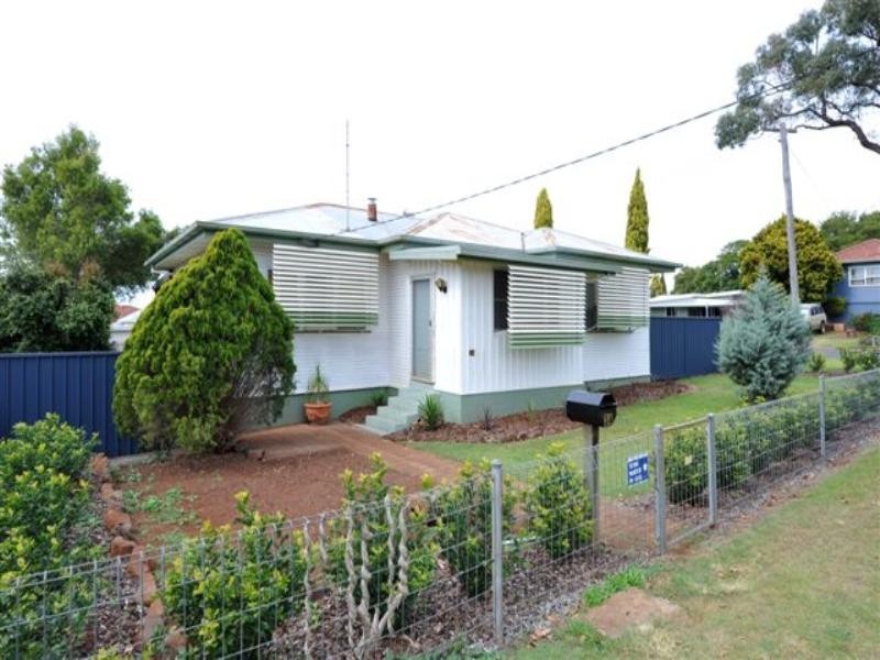 34 Leichhardt Street, Centenary Heights QLD 4350