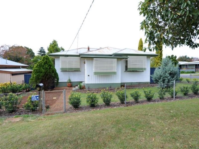 34 Leichhardt Street, Centenary Heights QLD 4350