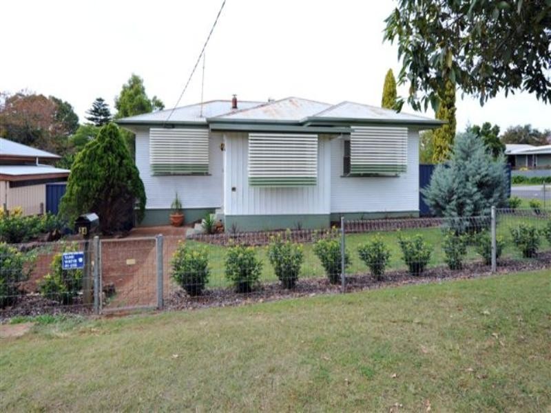 34 Leichhardt Street, Centenary Heights QLD 4350