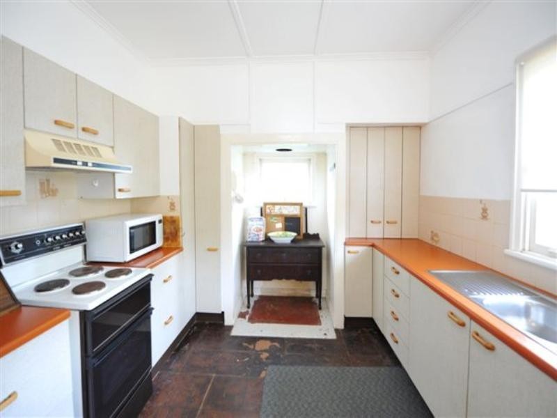 34 Leichhardt Street, Centenary Heights QLD 4350