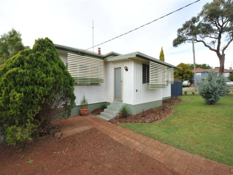 34 Leichhardt Street, Centenary Heights QLD 4350
