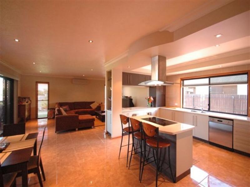 26 Manooka Crescent, Highfields QLD 4352