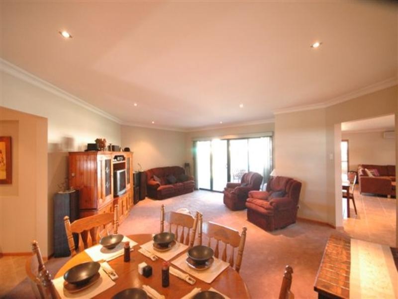 26 Manooka Crescent, Highfields QLD 4352